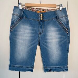 Foxy denim Bermuda floral and bling details Size 19/20